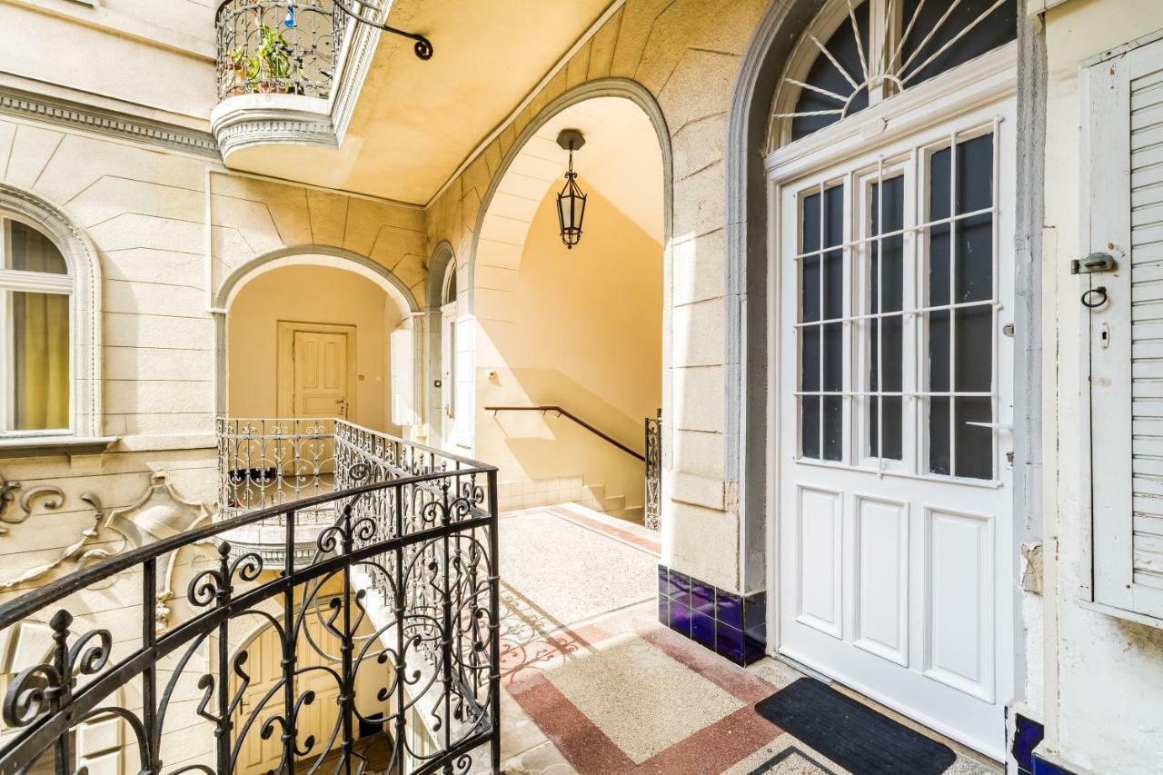 Bpr Azure Desire Studio بودابست المظهر الخارجي الصورة
